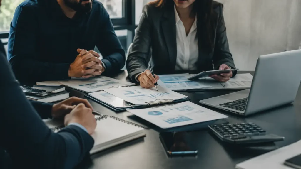 Equipe utiliza ferramentas complementares para a gestão financeira